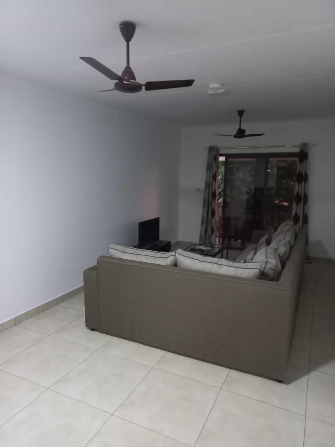 E&E Self Catering Hotel โบวาลง ภายนอก รูปภาพ