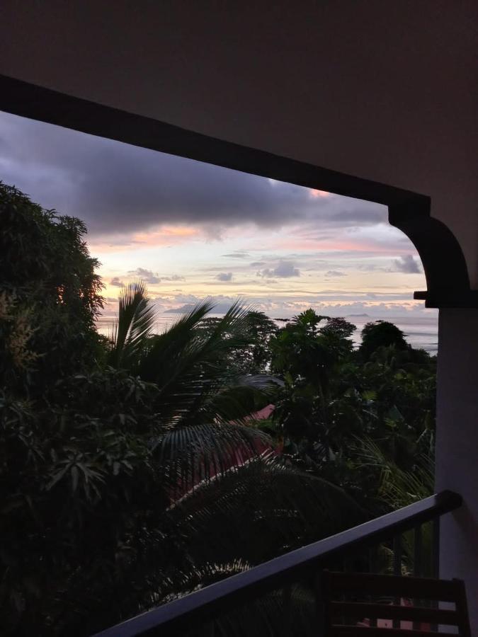 E&E Self Catering Hotel โบวาลง ภายนอก รูปภาพ