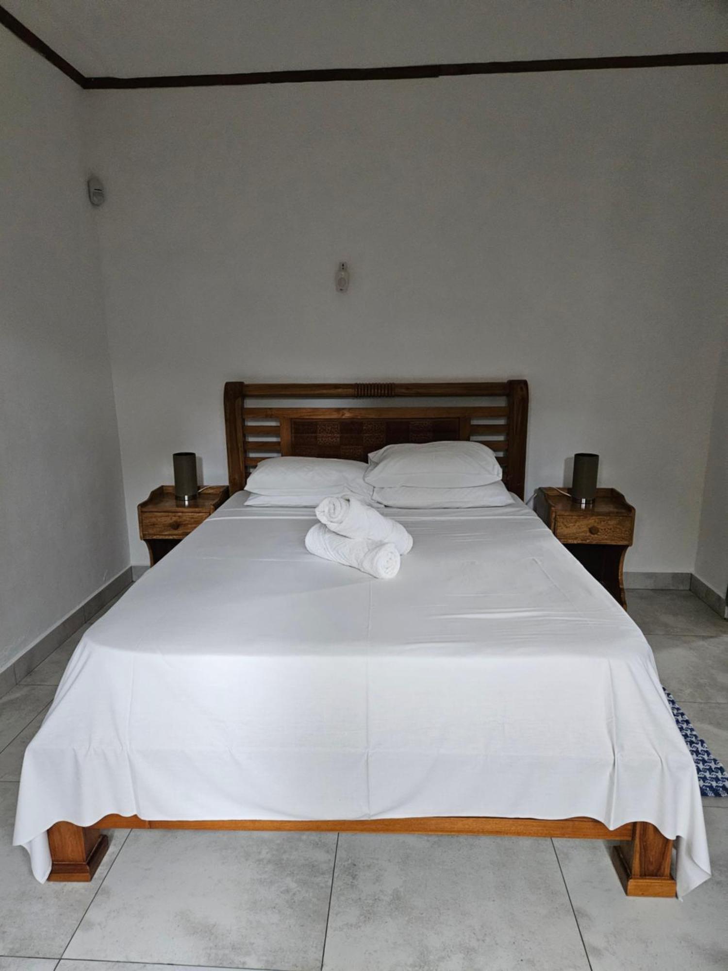 E&E Self Catering Hotel โบวาลง ภายนอก รูปภาพ